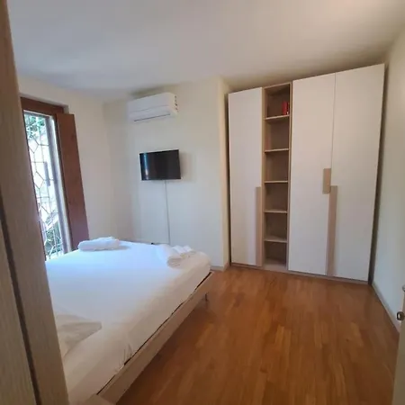 Alma Lägenhet Bellano
